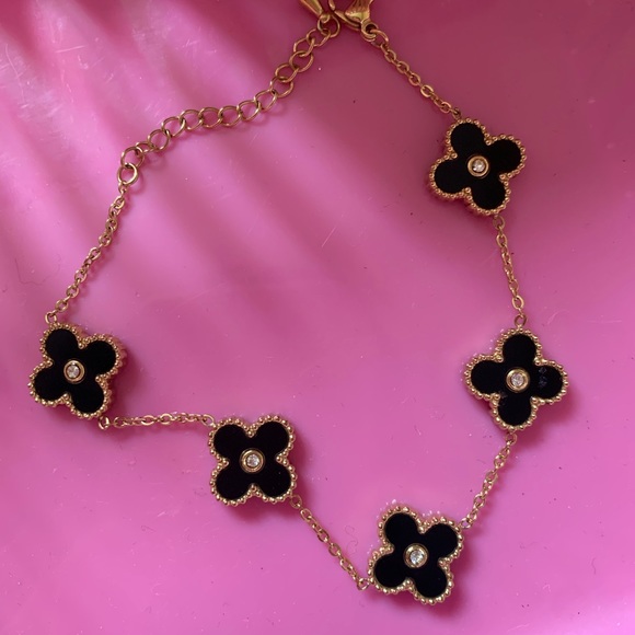 SOLD Clover Bracelet - Picture 1 of 3